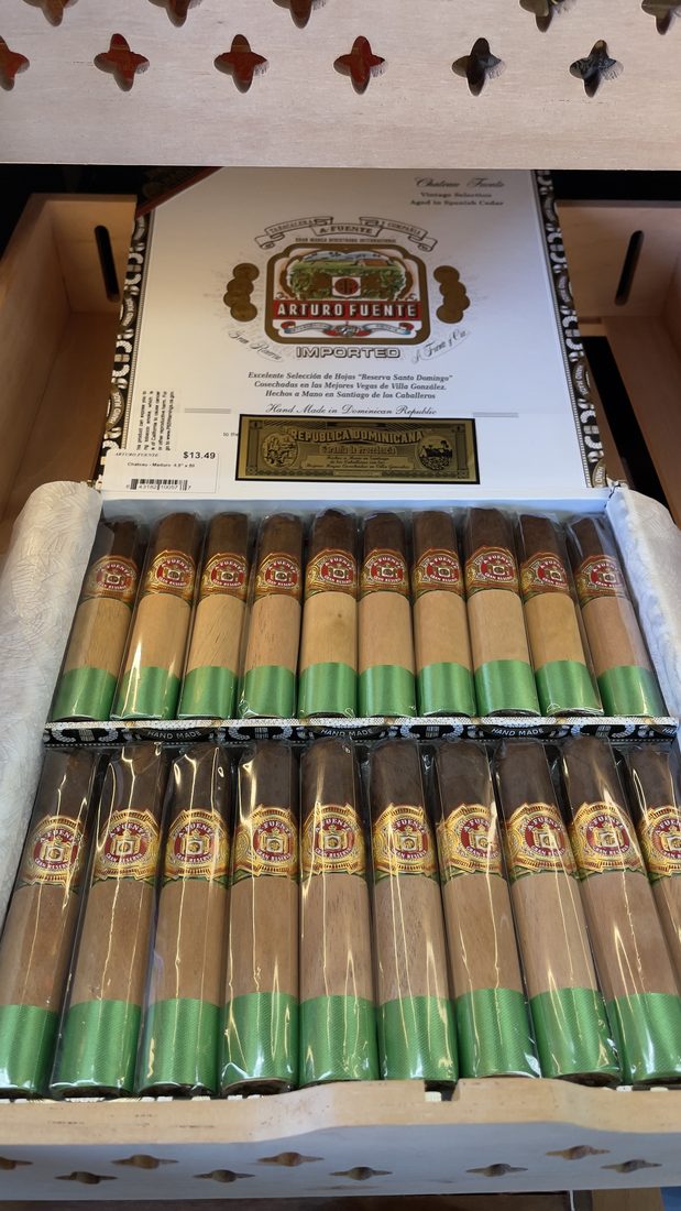 Premium cigar box